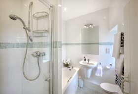 Pepperclose Cottage Bathroom, Bamburgh, Northumberland